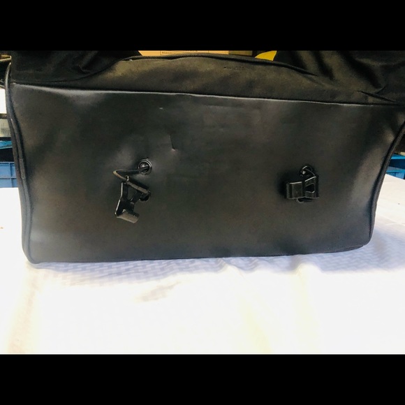 KURYAKYN Hitchhiker Black Luggage Trunk Rack Bag For Your Motorcycle - Picture 8 of 11